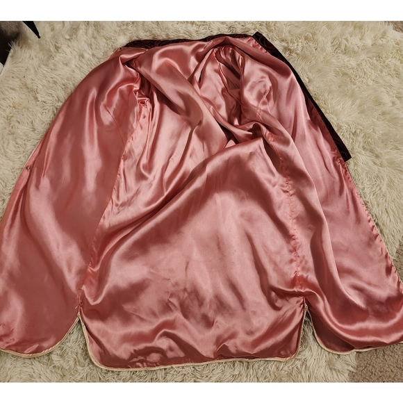 Red Metallic Brocade Jacket - Picture 10 of 13